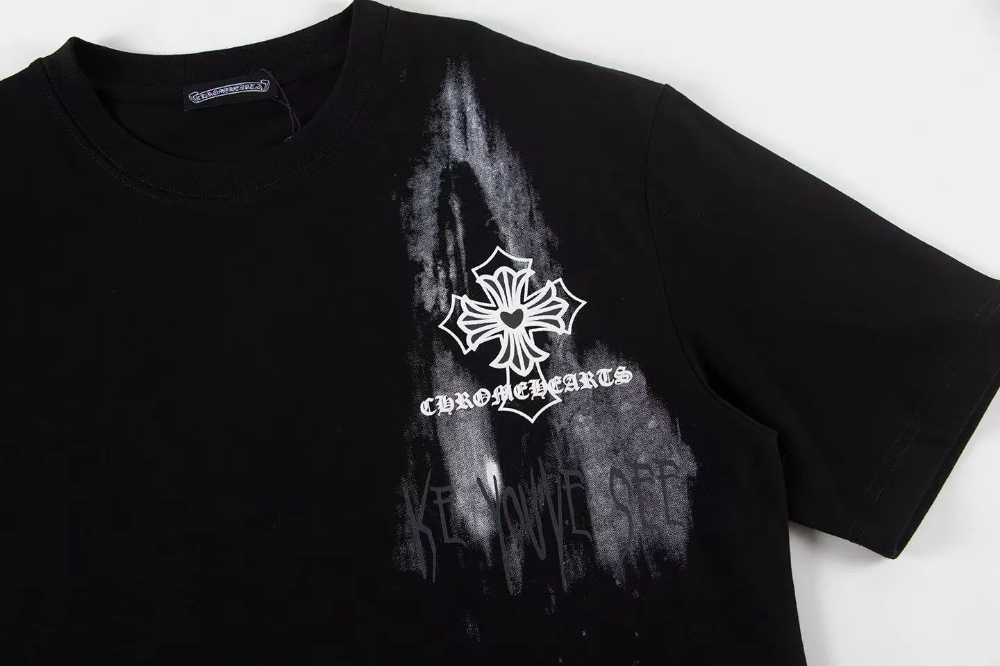 🅿️160 Style: 2025 new Croix Heart short-sleeved T-shirt Material: High version 300g double yarn combed cotton Size: S～XL Color: Black Style number: Z008